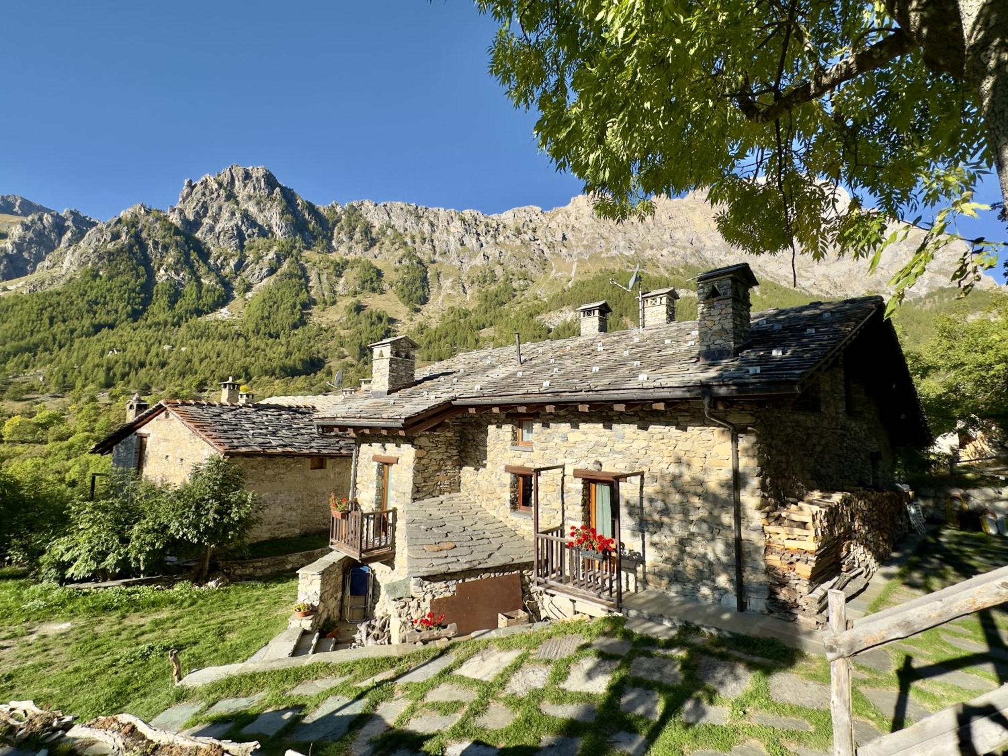 La Mizoun De Marguerito - Appartamento Genziana Chiappera Exterior photo